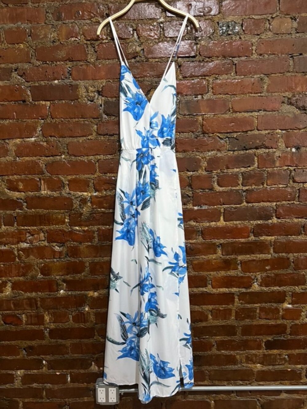 NWT Simplee Blue and white spaghetti strap backless maxi sundress